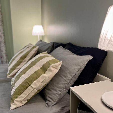 Cozy Vibes Like Home It Is Quiet Apartment With Three Bedrooms Riga Exterior foto