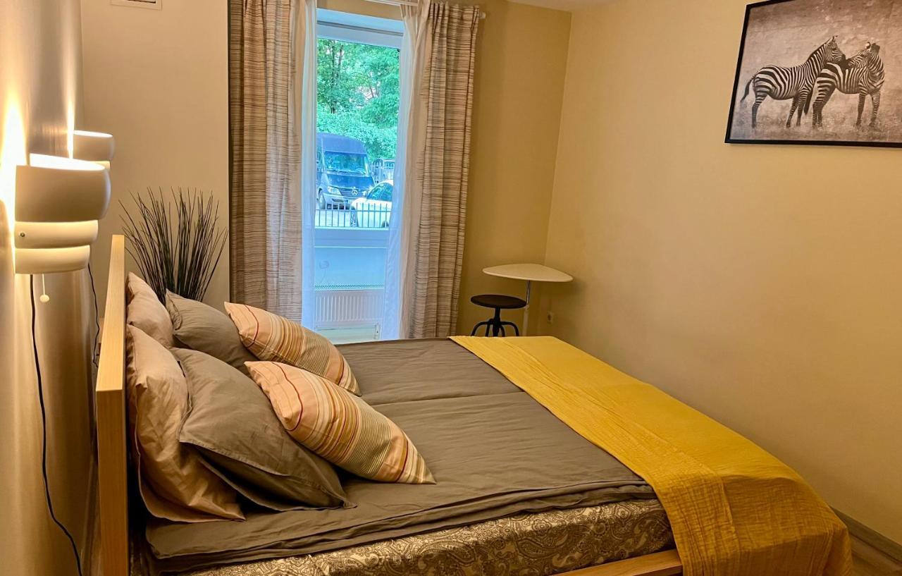 Cozy Vibes Like Home It Is Quiet Apartment With Three Bedrooms Riga Exterior foto