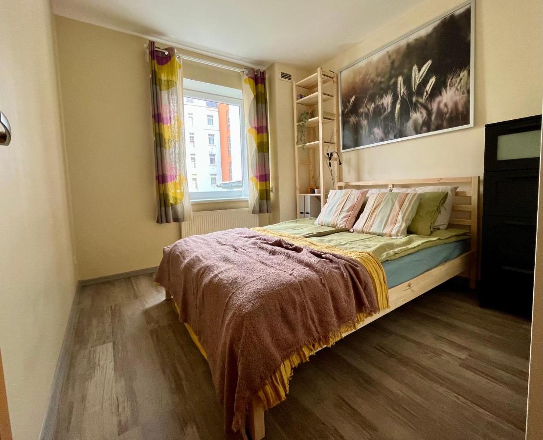 Cozy Vibes Like Home It Is Quiet Apartment With Three Bedrooms Riga Exterior foto