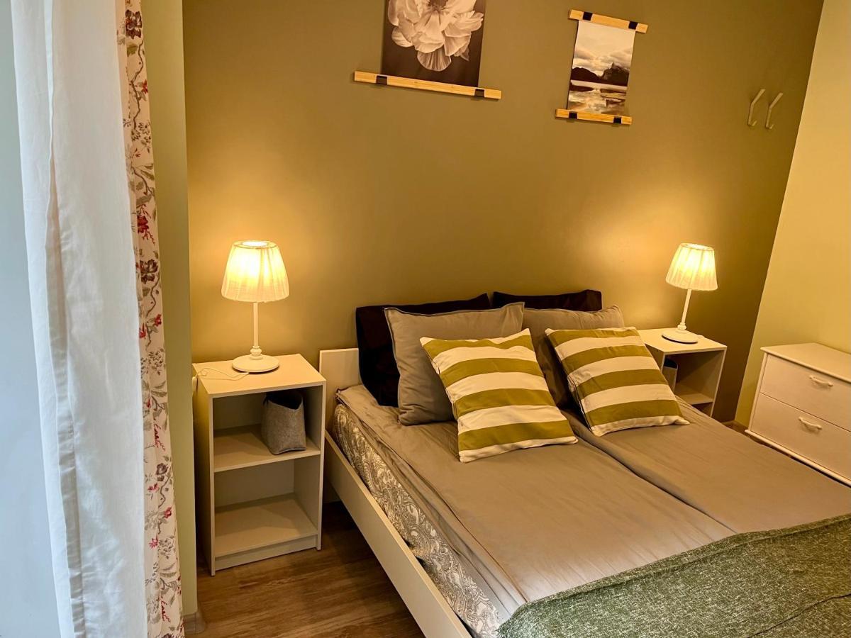 Cozy Vibes Like Home It Is Quiet Apartment With Three Bedrooms Riga Exterior foto