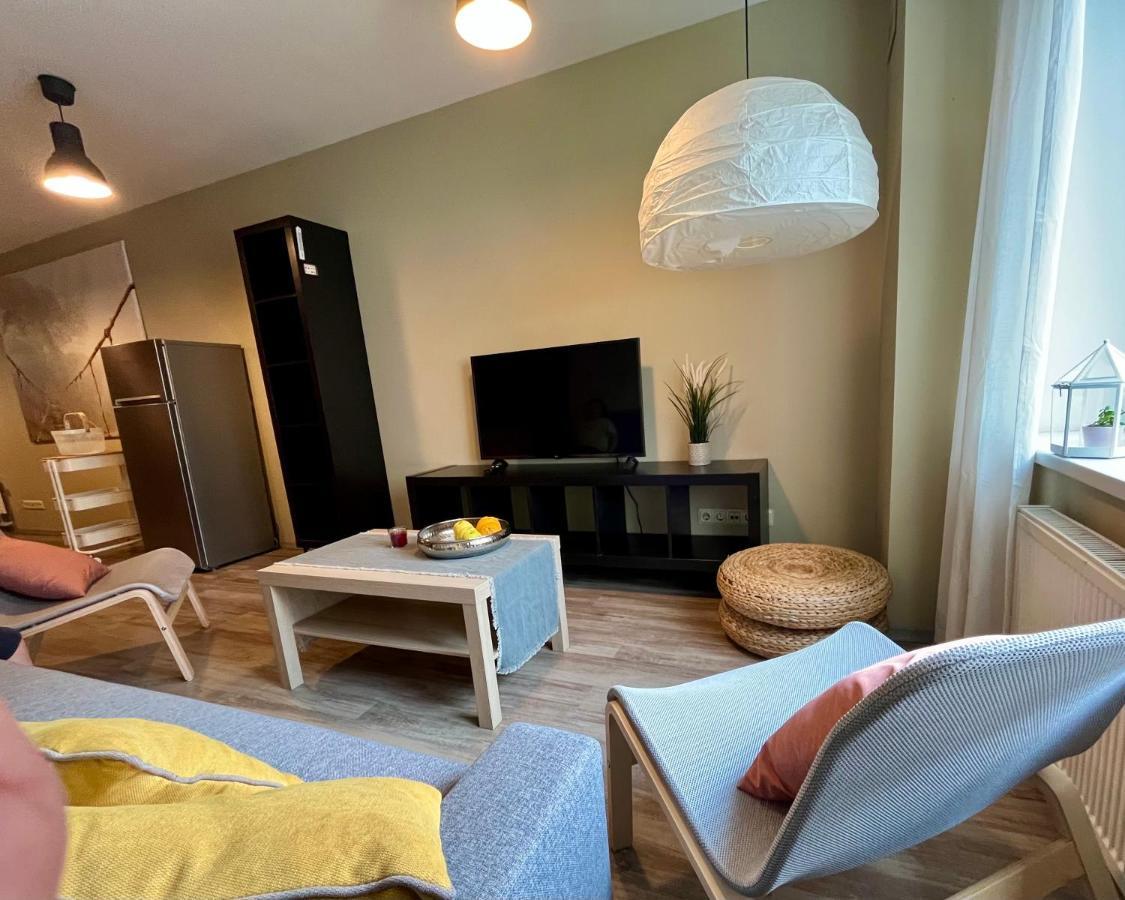 Cozy Vibes Like Home It Is Quiet Apartment With Three Bedrooms Riga Exterior foto