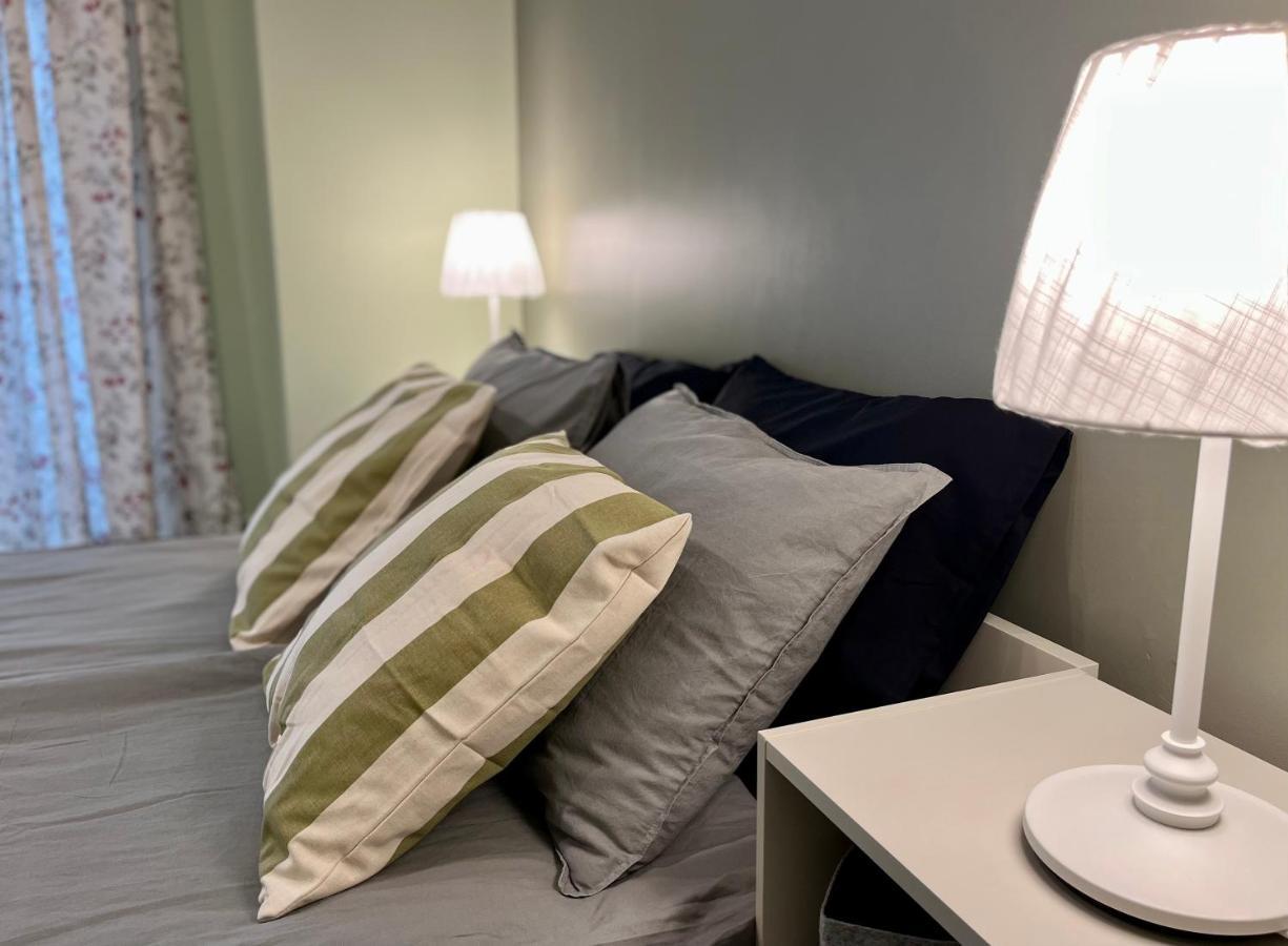 Cozy Vibes Like Home It Is Quiet Apartment With Three Bedrooms Riga Exterior foto