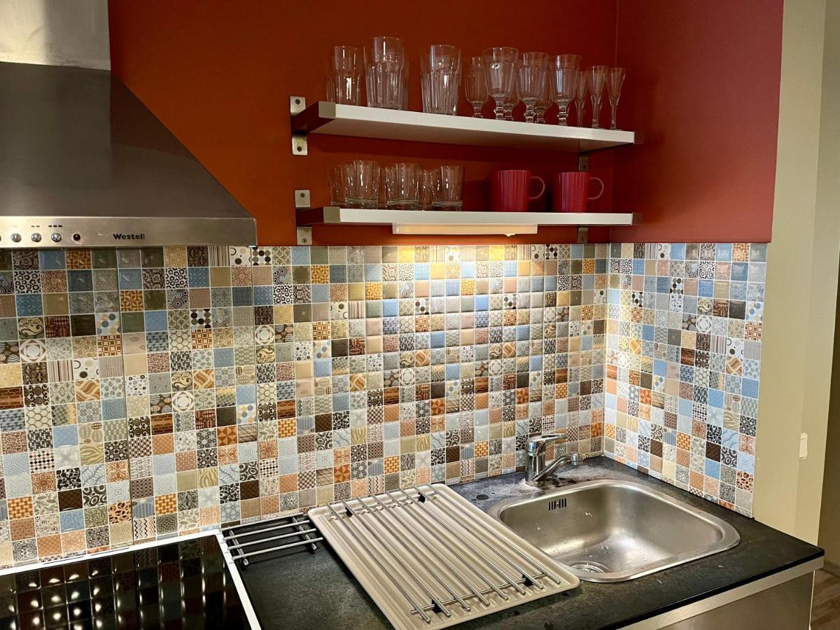 Cozy Vibes Like Home It Is Quiet Apartment With Three Bedrooms Riga Exterior foto