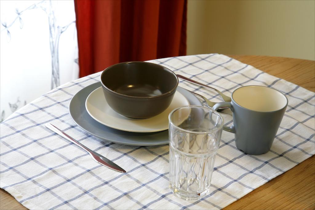 Cozy Vibes Like Home It Is Quiet Apartment With Three Bedrooms Riga Exterior foto